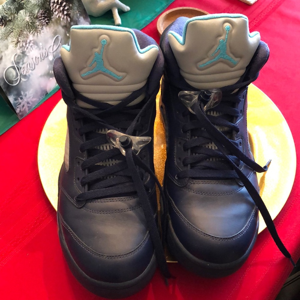 Air Jordan grape blue 5’s